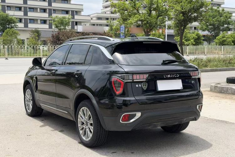Used Lynk & Co 01 2017 2.0T Two-Wheel-Drive Version Exterior 4