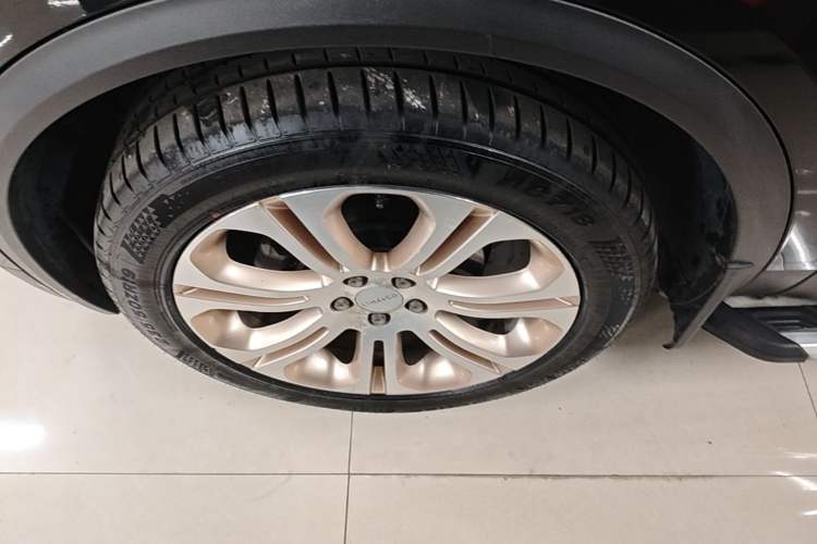 Used Lynk & Co 01 2017 2.0T Two-Wheel Drive Pro Edition Exterior 4