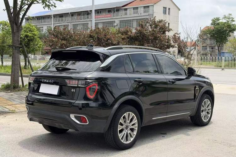 Used Lynk & Co 01 2017 2.0T Two-Wheel-Drive Version Exterior 5