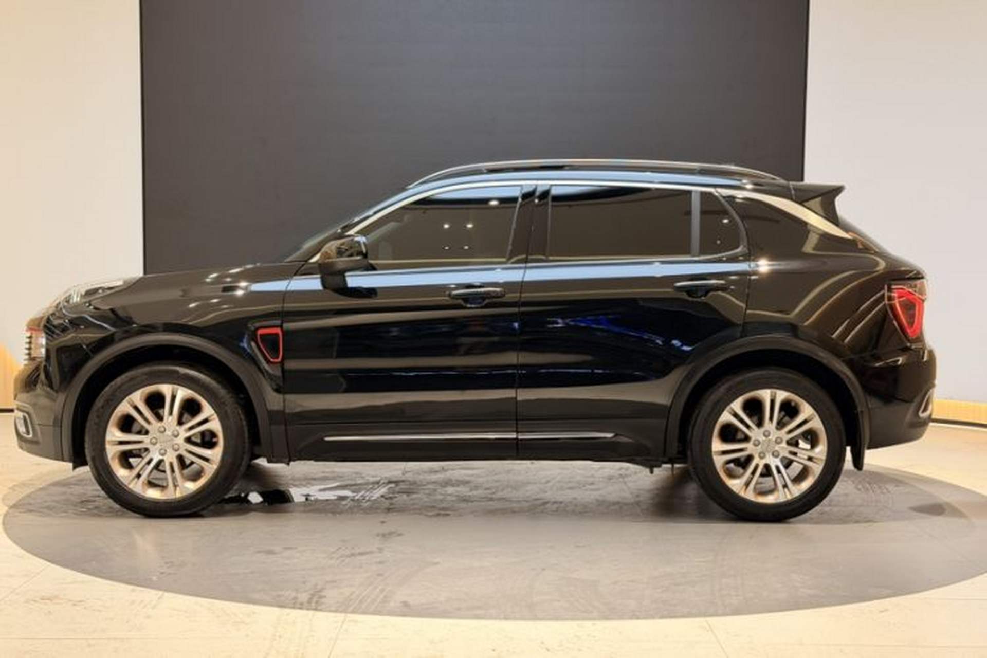 Used Lynk & Co 01 2017 2.0T Two-Wheel Drive Pro Edition Exterior 5