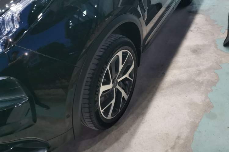 Used Lynk & Co 01 2017 2.0T Four-Wheel Drive Pro Edition Exterior 7