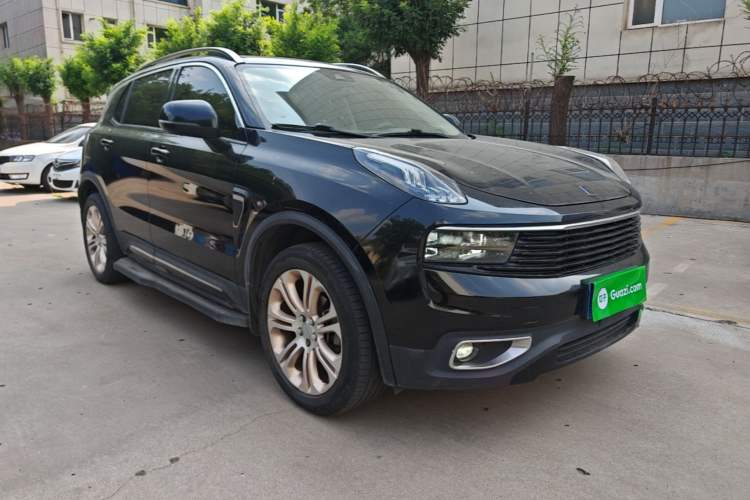 Used Lynk & Co 01 2017 2.0T Two-Wheel Drive Pro Edition Front Right 45 Deg