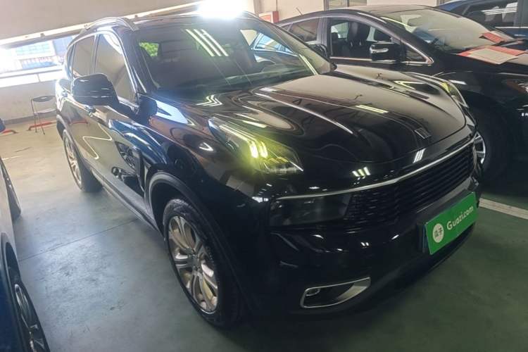 Used Lynk & Co 01 2017 2.0T Two-Wheel Drive Pro Edition Front Right 45 Deg