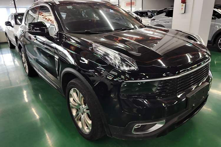 Used Lynk & Co 01 2017 2.0T Two-Wheel Drive Pro Edition Front Right 45 Deg