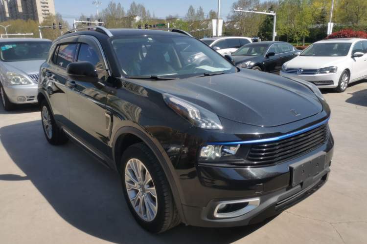 Used Lynk & Co 01 2017 2.0T Two-Wheel-Drive Version Front Right 45 Deg