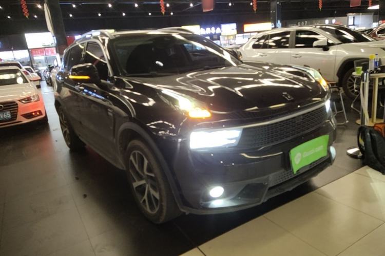 Used Lynk & Co 01 2017 2.0T Four-Wheel Drive Pro Edition Front Right 45 Deg
