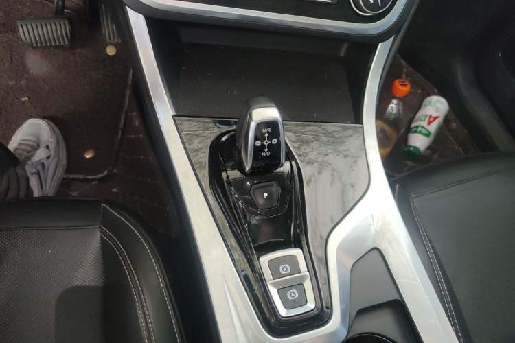 Used Lynk & Co 01 2017 2.0T Two-Wheel Drive Pro Edition Gear Lever