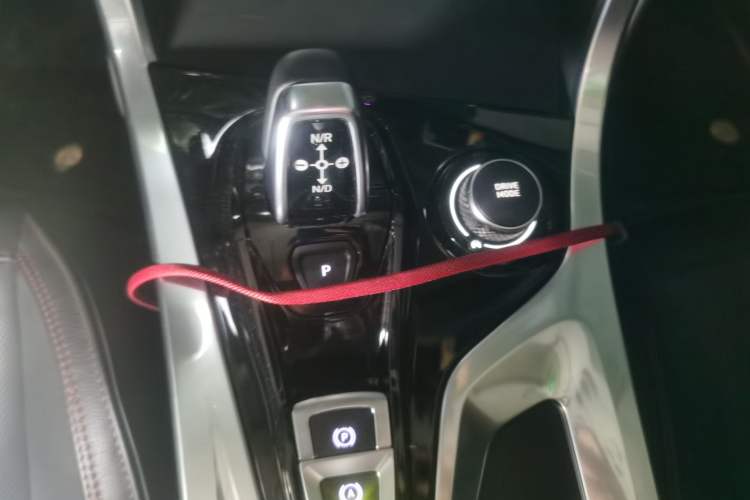 Used Lynk & Co 01 2017 2.0T Four-Wheel Drive Pro Edition Gear Lever
