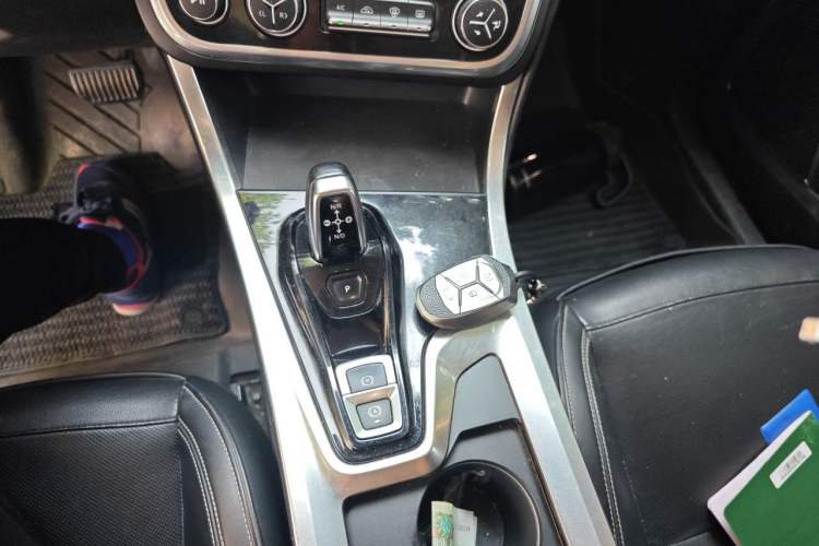 Used Lynk & Co 01 2017 2.0T Two-Wheel Drive Pro Edition Gear Lever