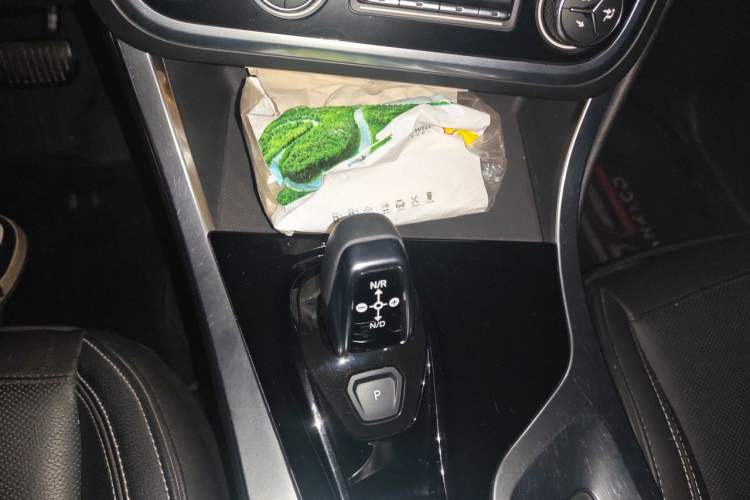 Used Lynk & Co 01 2017 2.0T Two-Wheel Drive Pro Edition Gear Lever