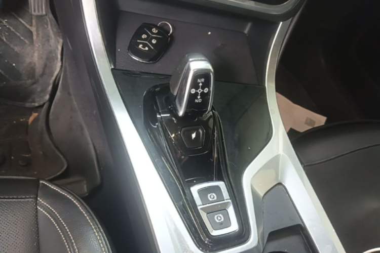 Used Lynk & Co 01 2017 2.0T Two-Wheel Drive Pro Edition Gear Lever