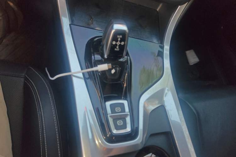 Used Lynk & Co 01 2017 2.0T Two-Wheel Drive Pro Edition Gear Lever