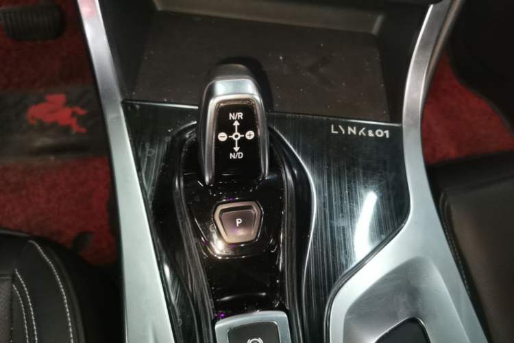Used Lynk & Co 01 2017 2.0T Two-Wheel Drive Pro Edition Gear Lever