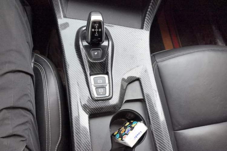 Used Lynk & Co 01 2017 2.0T Two-Wheel-Drive Version Gear Lever