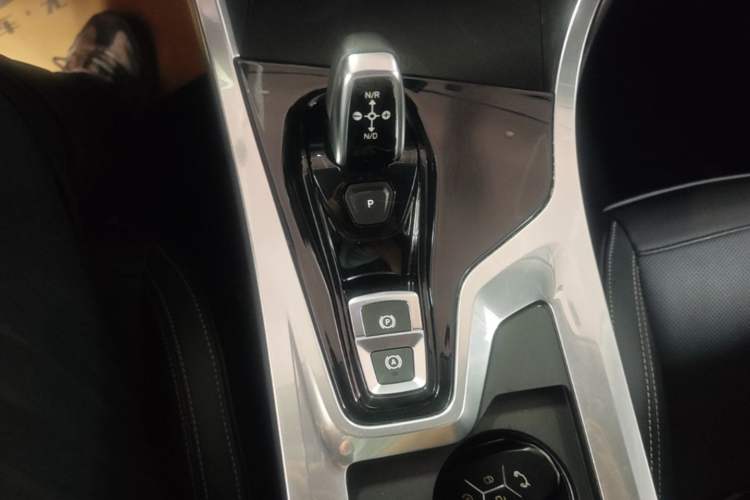 Used Lynk & Co 01 2017 2.0T Two-Wheel Drive Pro Edition Gear Lever