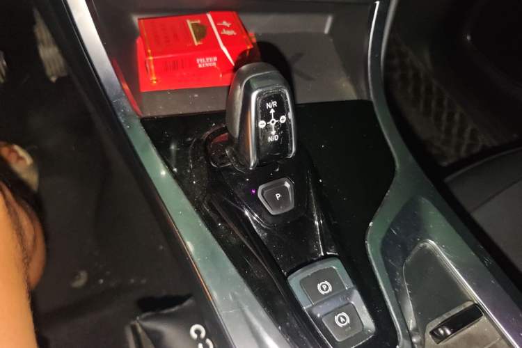 Used Lynk & Co 01 2017 2.0T Two-Wheel Drive Pro Edition Gear Lever