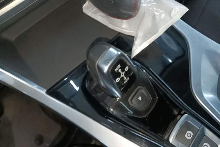 Used Lynk & Co 01 2017 2.0T Two-Wheel Drive Pro Edition Gear Lever