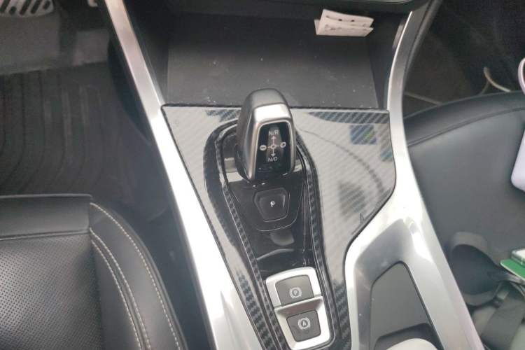 Used Lynk & Co 01 2017 2.0T Two-Wheel Drive Pro Edition Gear Lever