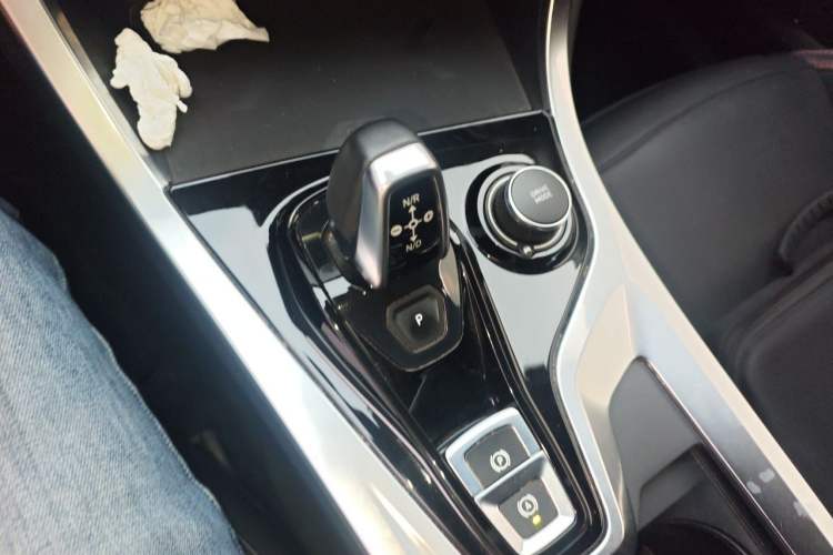 Used Lynk & Co 01 2017 2.0T Four-Wheel Drive Pro Edition Gear Lever