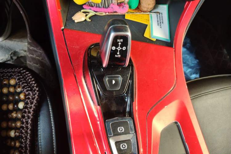 Used Lynk & Co 01 2017 2.0T Two-Wheel-Drive Version Gear Lever