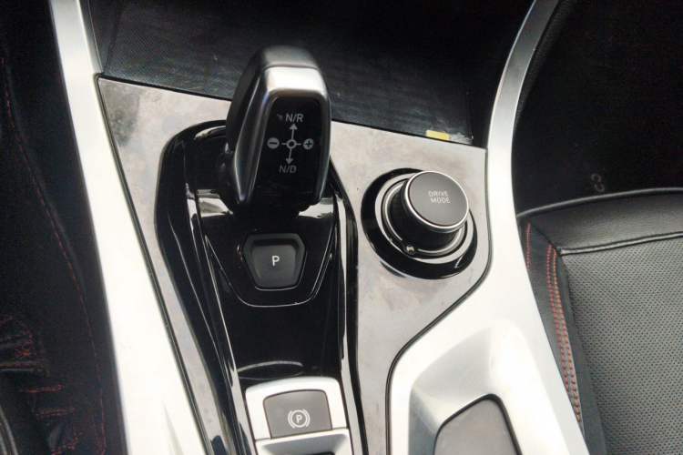 Used Lynk & Co 01 2017 2.0T Four-Wheel Drive Pro Edition Gear Lever