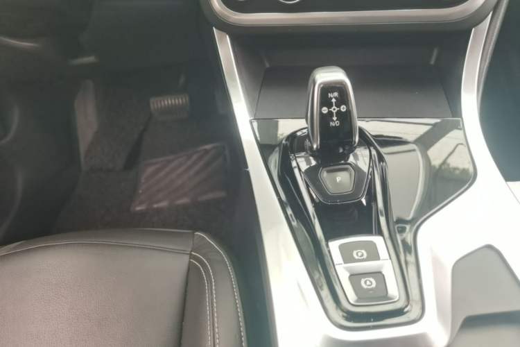 Used Lynk & Co 01 2017 2.0T Two-Wheel-Drive Version Gear Lever