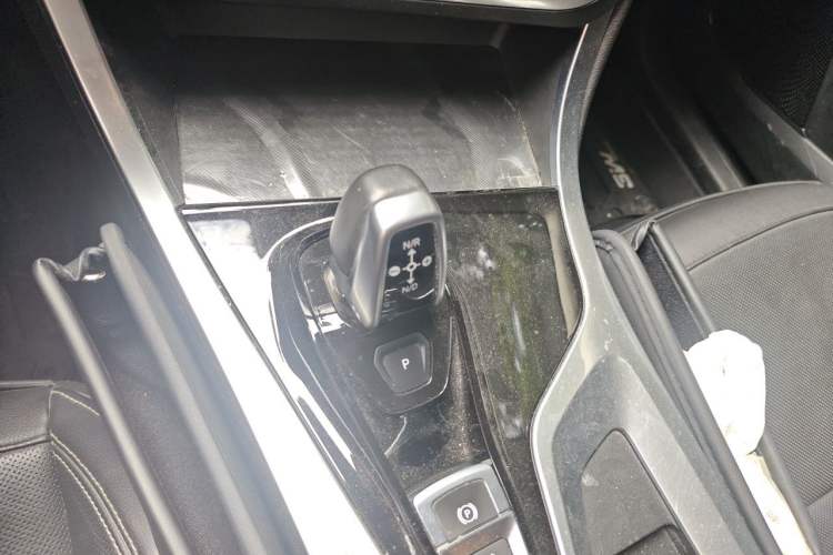 Used Lynk & Co 01 2017 2.0T Two-Wheel Drive Pro Edition Gear Lever