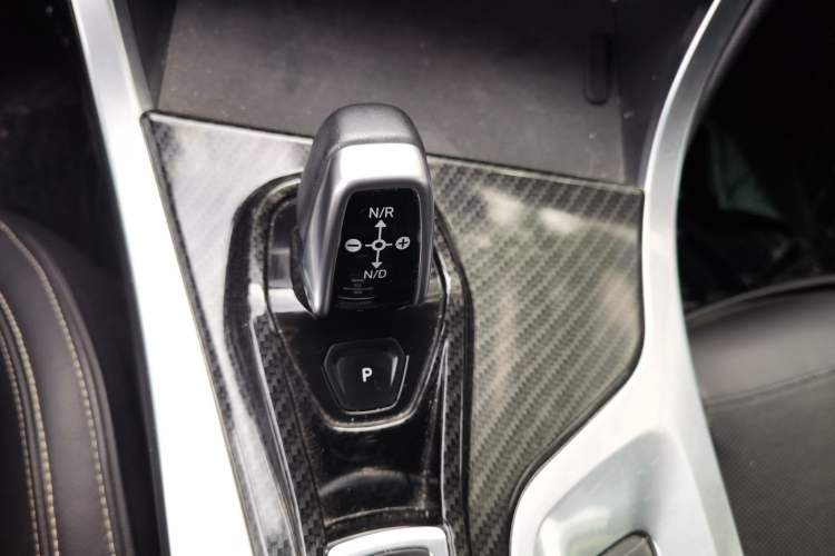 Used Lynk & Co 01 2017 2.0T Two-Wheel Drive Pro Edition Gear Lever