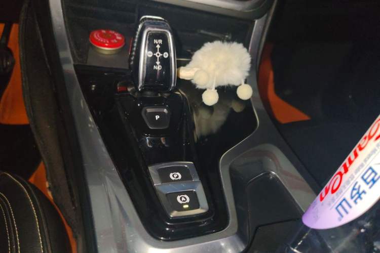 Used Lynk & Co 01 2017 2.0T Two-Wheel Drive Pro Edition Gear Lever