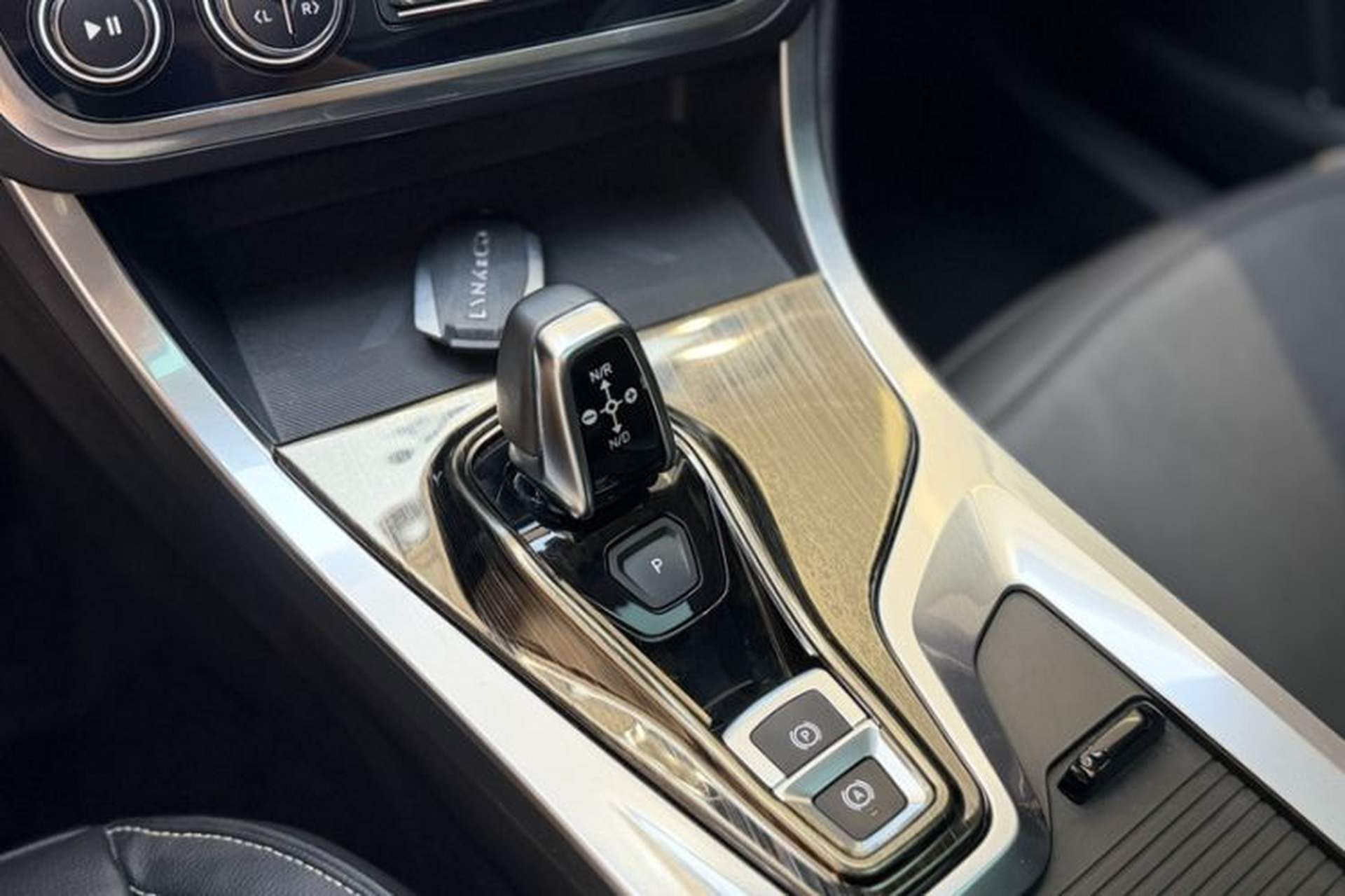 Used Lynk & Co 01 2017 2.0T Two-Wheel Drive Pro Edition Gear Lever