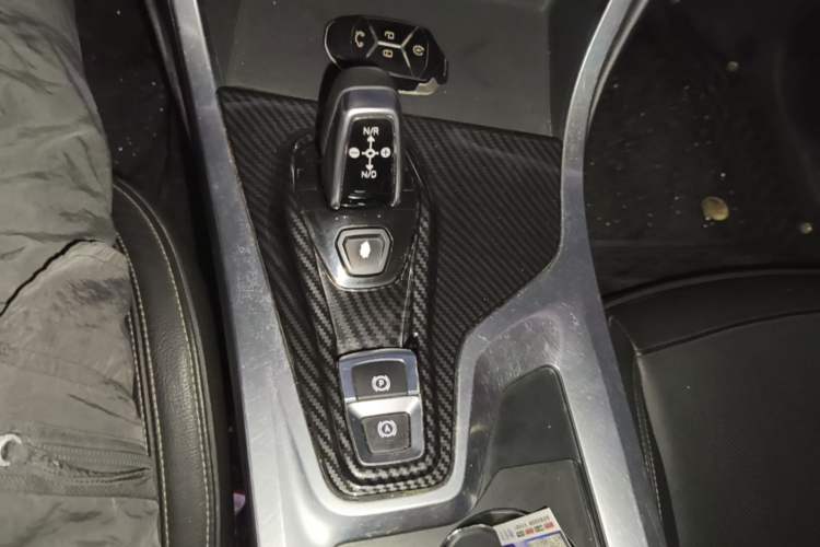 Used Lynk & Co 01 2017 2.0T Two-Wheel Drive Pro Edition Gear Lever