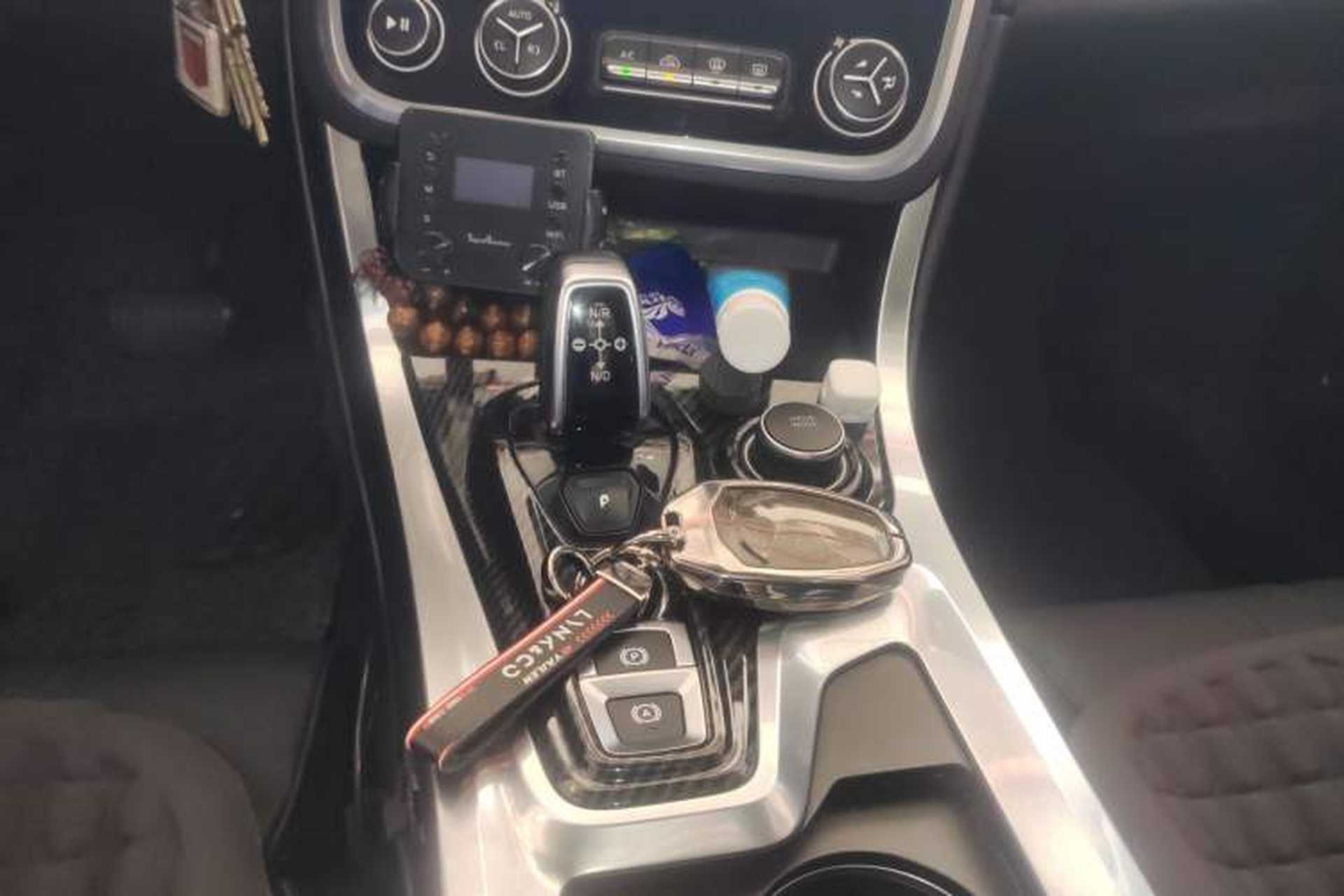 Used Lynk & Co 01 2017 2.0T Four-Wheel Drive Pro Edition Gear Lever
