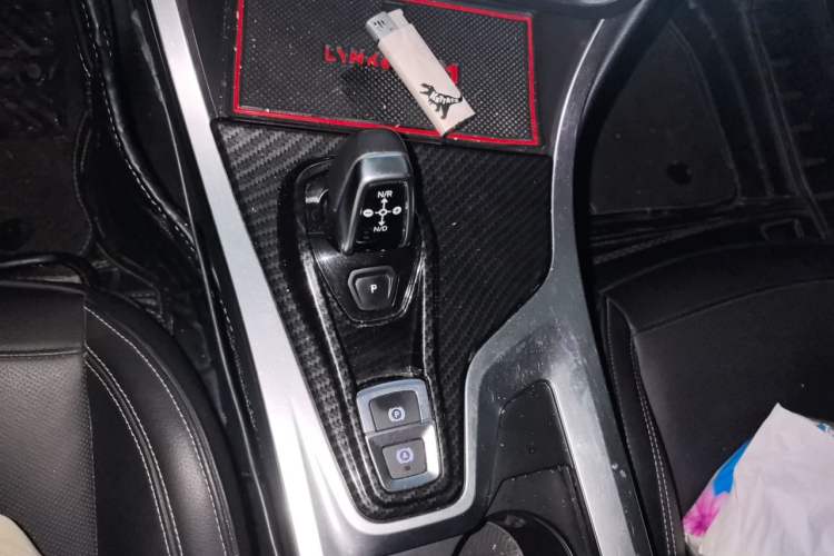 Used Lynk & Co 01 2017 2.0T Two-Wheel Drive Pro Edition Gear Lever
