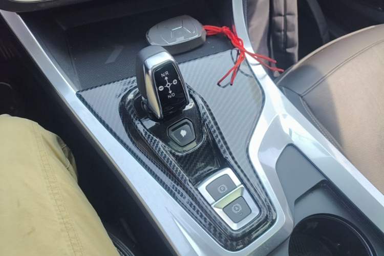 Used Lynk & Co 01 2017 2.0T Two-Wheel Drive Pro Edition Gear Lever