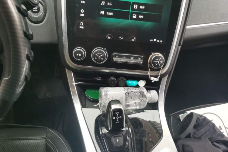 Used Lynk & Co 01 2017 2.0T Two-Wheel Drive Pro Edition Gear Lever