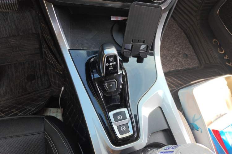 Used Lynk & Co 01 2017 2.0T Two-Wheel Drive Pro Edition Gear Lever