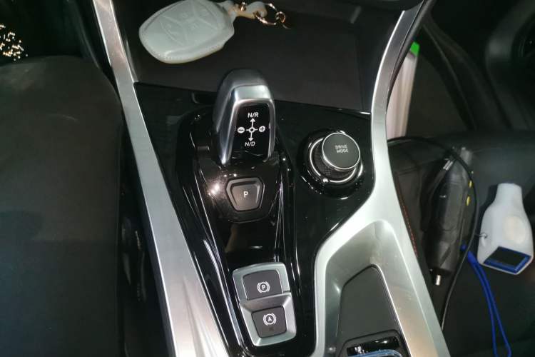 Used Lynk & Co 01 2017 2.0T Four-Wheel Drive Pro Edition Gear Lever
