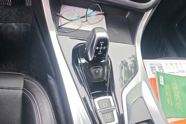 Used Lynk & Co 01 2017 2.0T Two-Wheel Drive Pro Edition Gear Lever