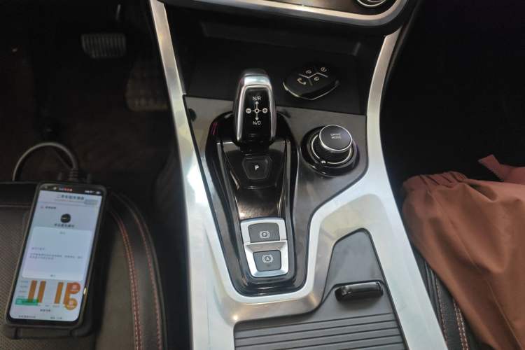 Used Lynk & Co 01 2017 2.0T Four-Wheel Drive Pro Edition Gear Lever