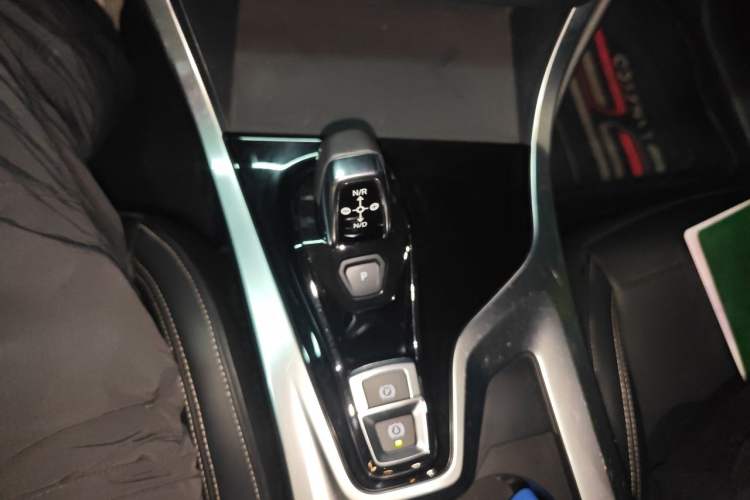 Used Lynk & Co 01 2017 2.0T Two-Wheel Drive Pro Edition Gear Lever