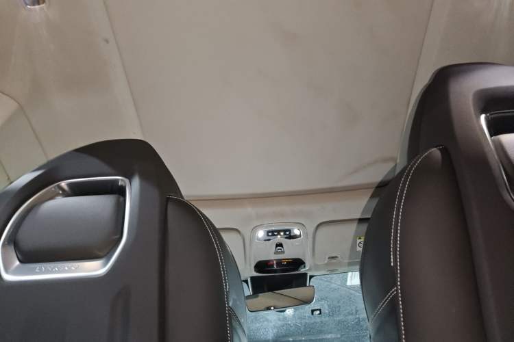 Used Lynk & Co 01 2017 2.0T Two-Wheel Drive Pro Edition Headliner