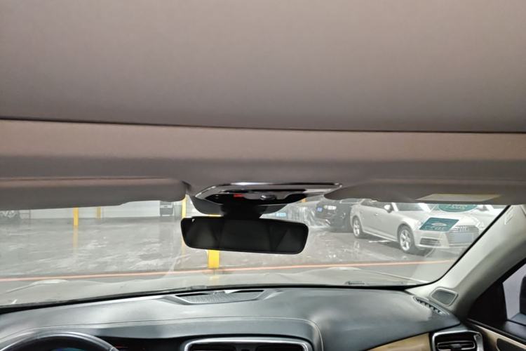Used Lynk & Co 01 2017 2.0T Two-Wheel Drive Pro Edition Headliner