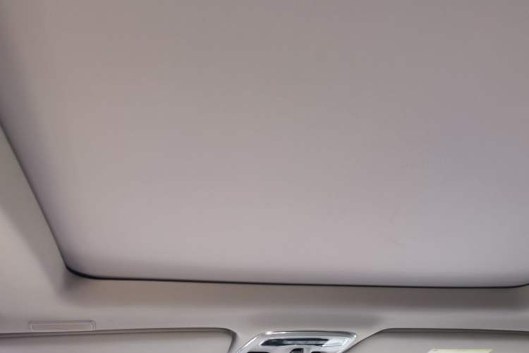Used Lynk & Co 01 2017 2.0T Two-Wheel Drive Pro Edition Headliner