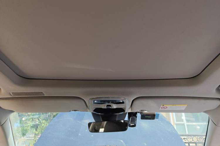 Used Lynk & Co 01 2017 2.0T Two-Wheel Drive Pro Edition Headliner