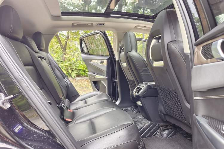 Used Lynk & Co 01 2017 2.0T Two-Wheel Drive Pro Edition Interior 1
