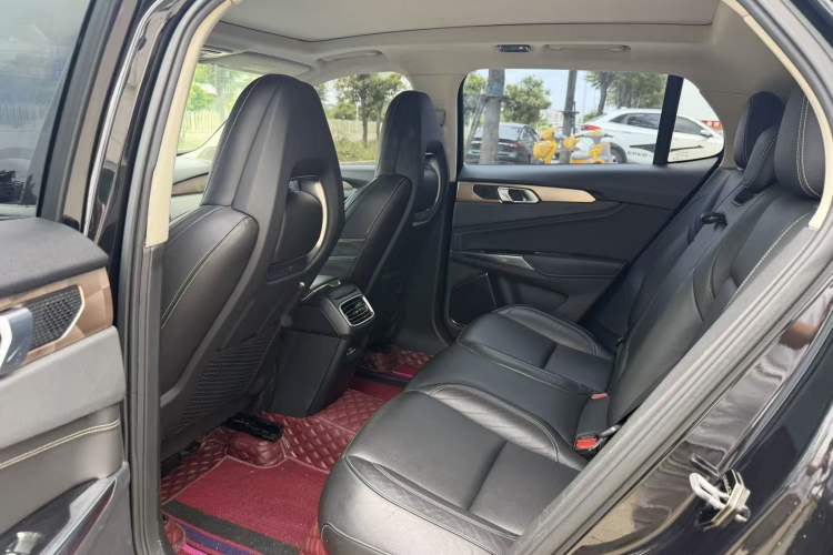 Used Lynk & Co 01 2017 2.0T Two-Wheel-Drive Version Interior 4