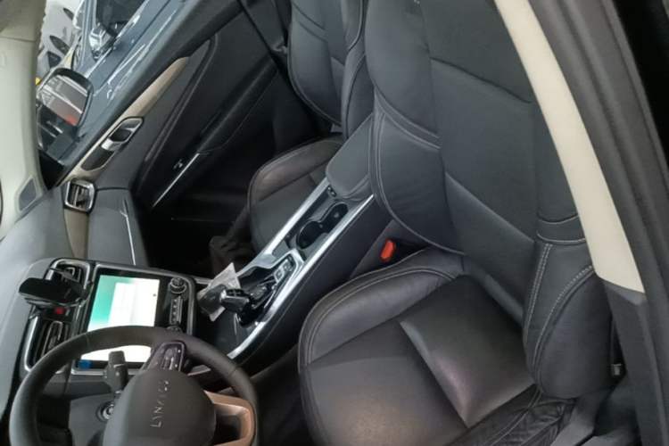 Used Lynk & Co 01 2017 2.0T Two-Wheel Drive Pro Edition Left Front Seat