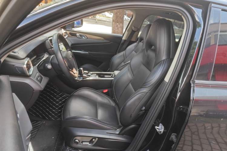 Used Lynk & Co 01 2017 2.0T Two-Wheel Drive Pro Edition Left Front Seat