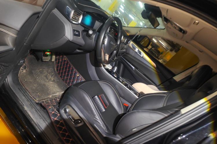 Used Lynk & Co 01 2017 2.0T Two-Wheel Drive Pro Edition Left Front Seat