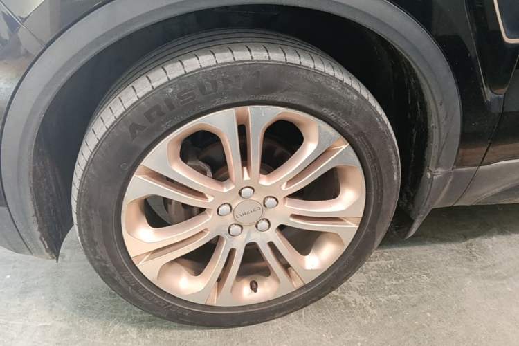 Used Lynk & Co 01 2017 2.0T Two-Wheel Drive Pro Edition Left Front Wheel Hub